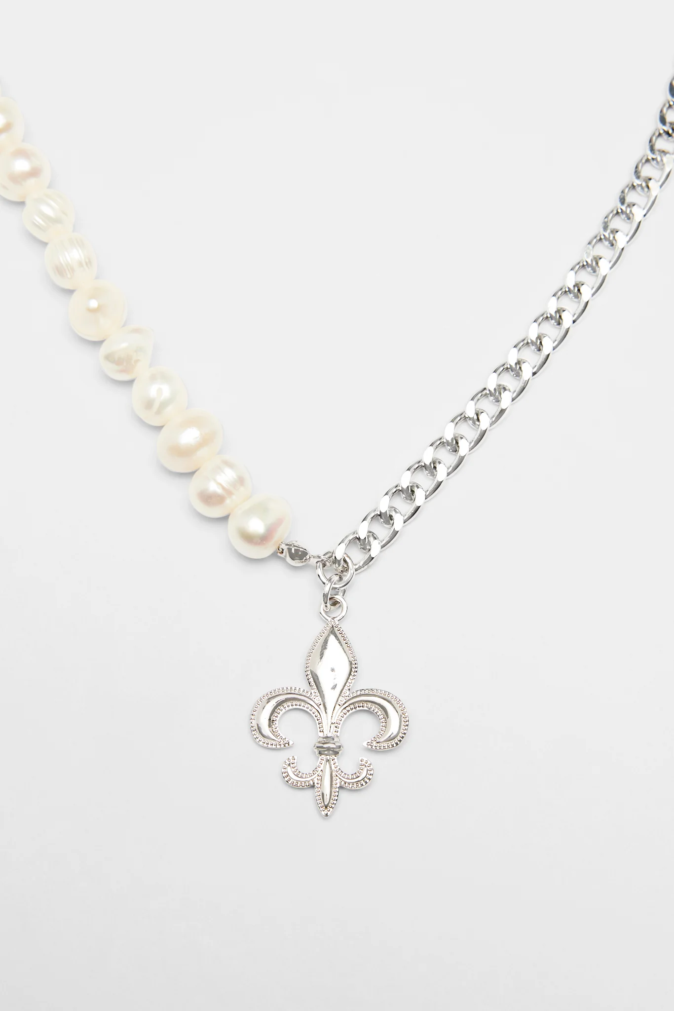 7mm Freshwater Pearl & Fleur De Lis Necklace