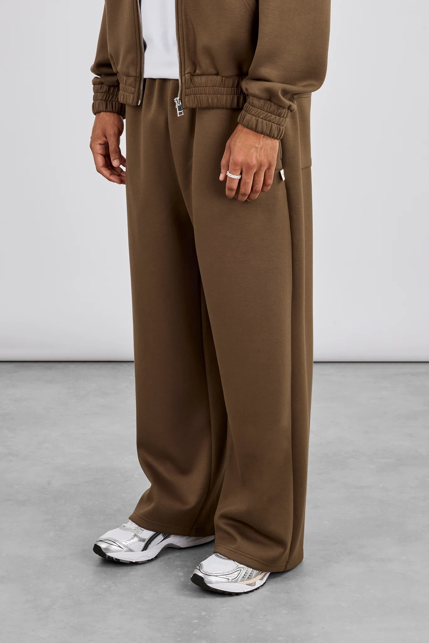 Baggy Scuba Jogger With Woven Tab - Khaki
