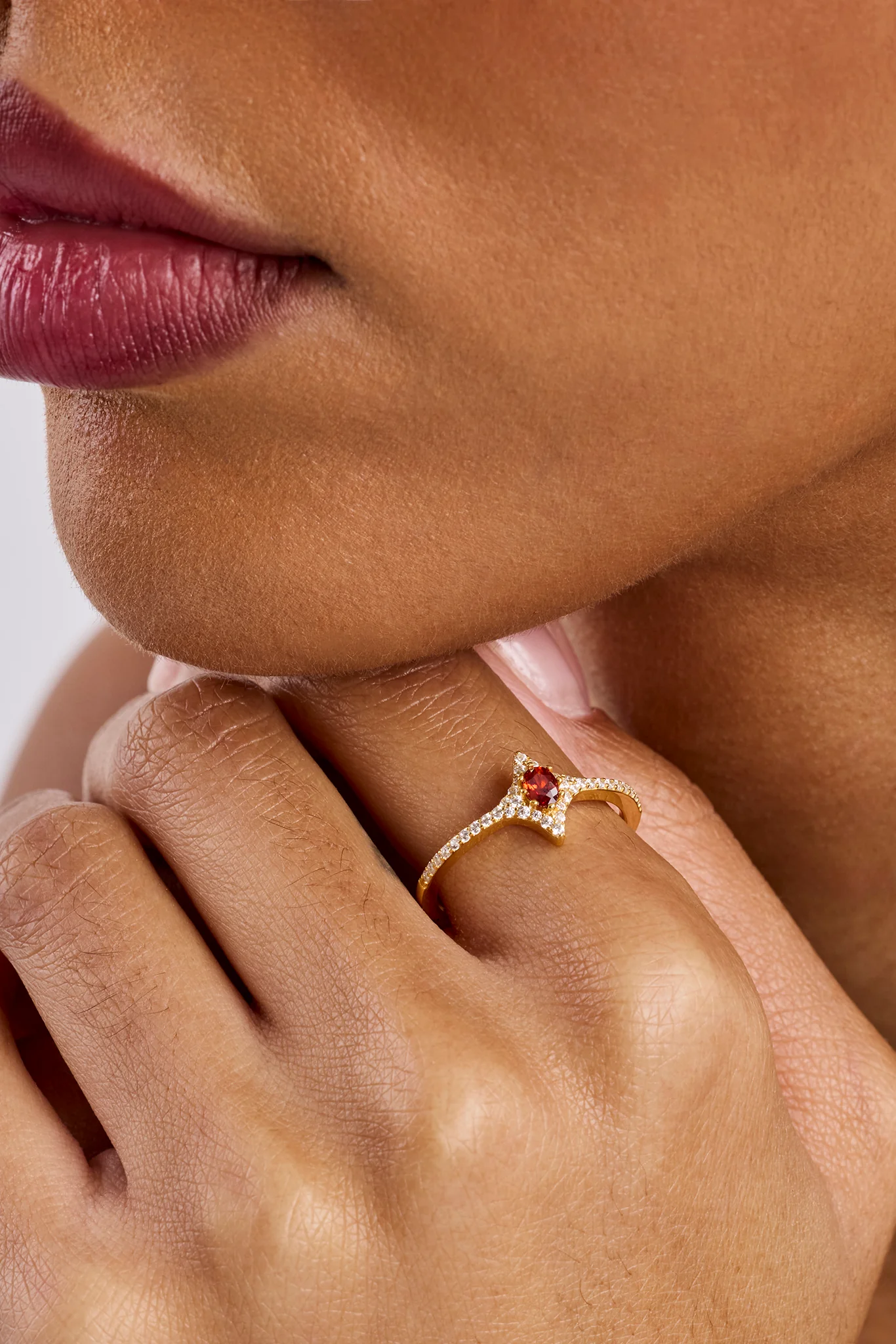 Burgundy Star Centre Ring - 10mm - Image 2