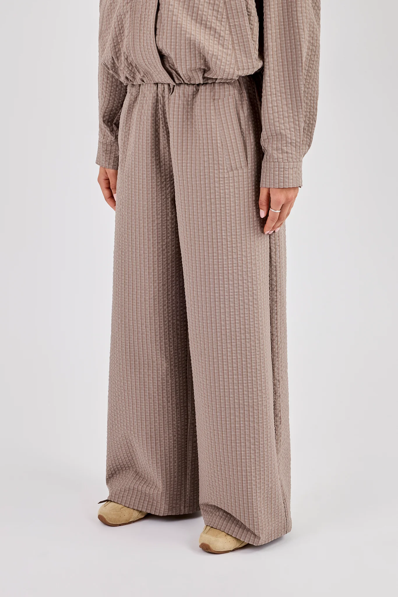 Check Nylon Jogger - Beige - Image 3