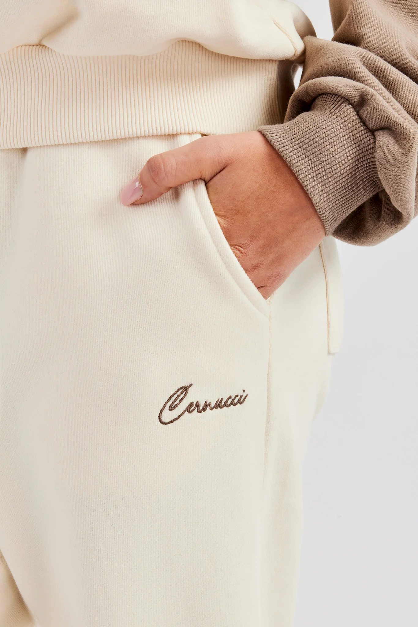 Contrast Embroidered Cuffed Jogger - White - Image 3