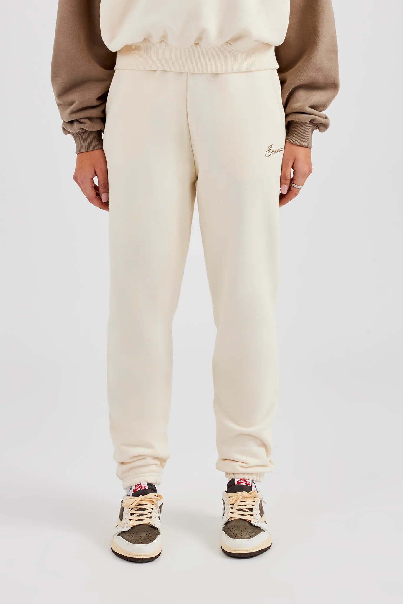 Contrast Embroidered Cuffed Jogger - White - Image 4