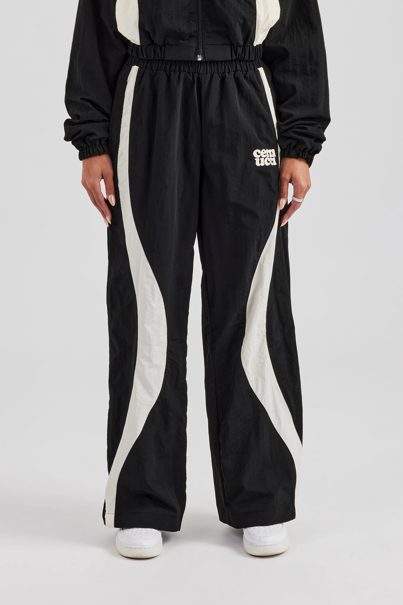 Contrast Panel Nylon Wide Leg Trouser - Black - Image 4
