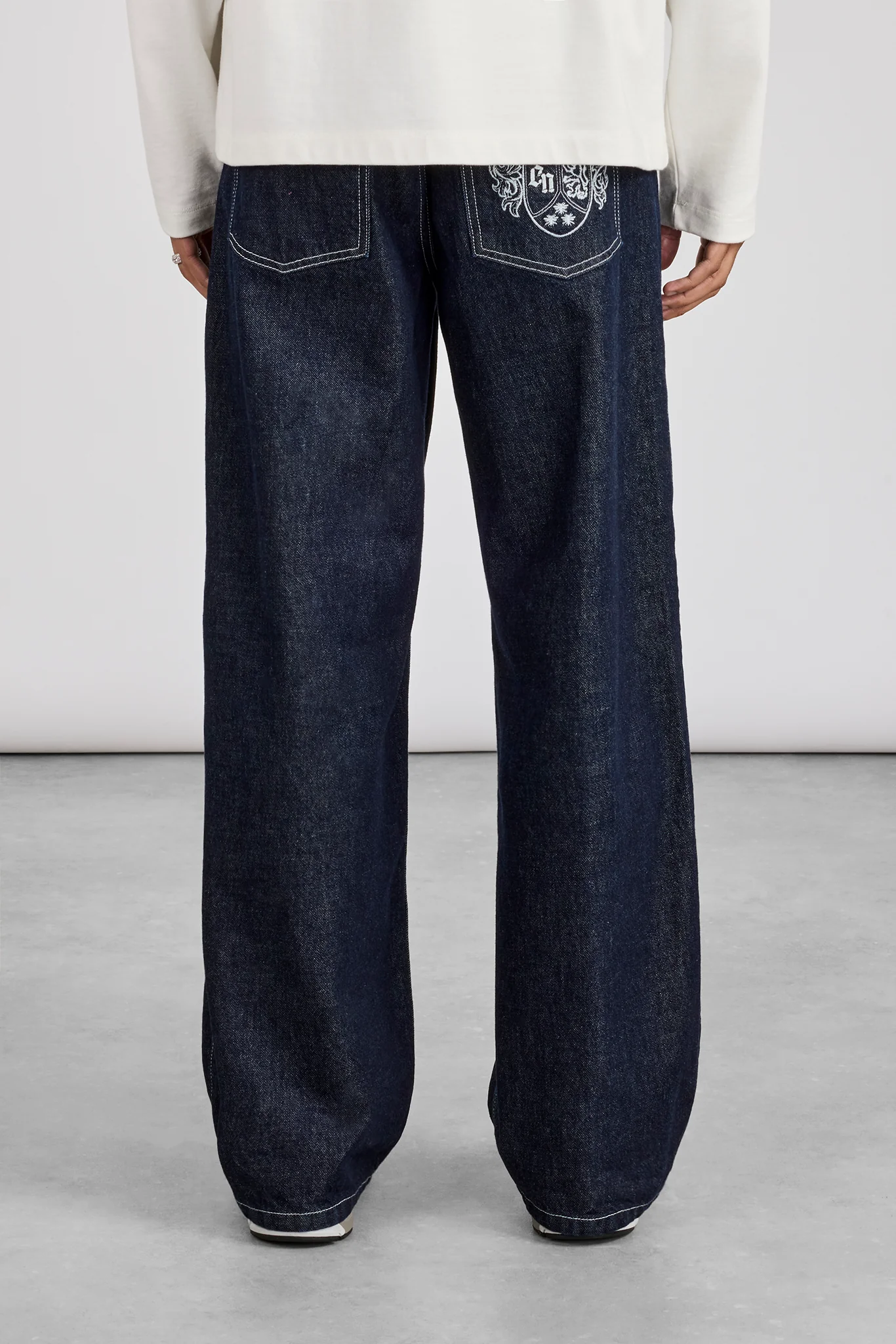 Contrast Stitch Crest Baggy Jean - Indigo - Image 4