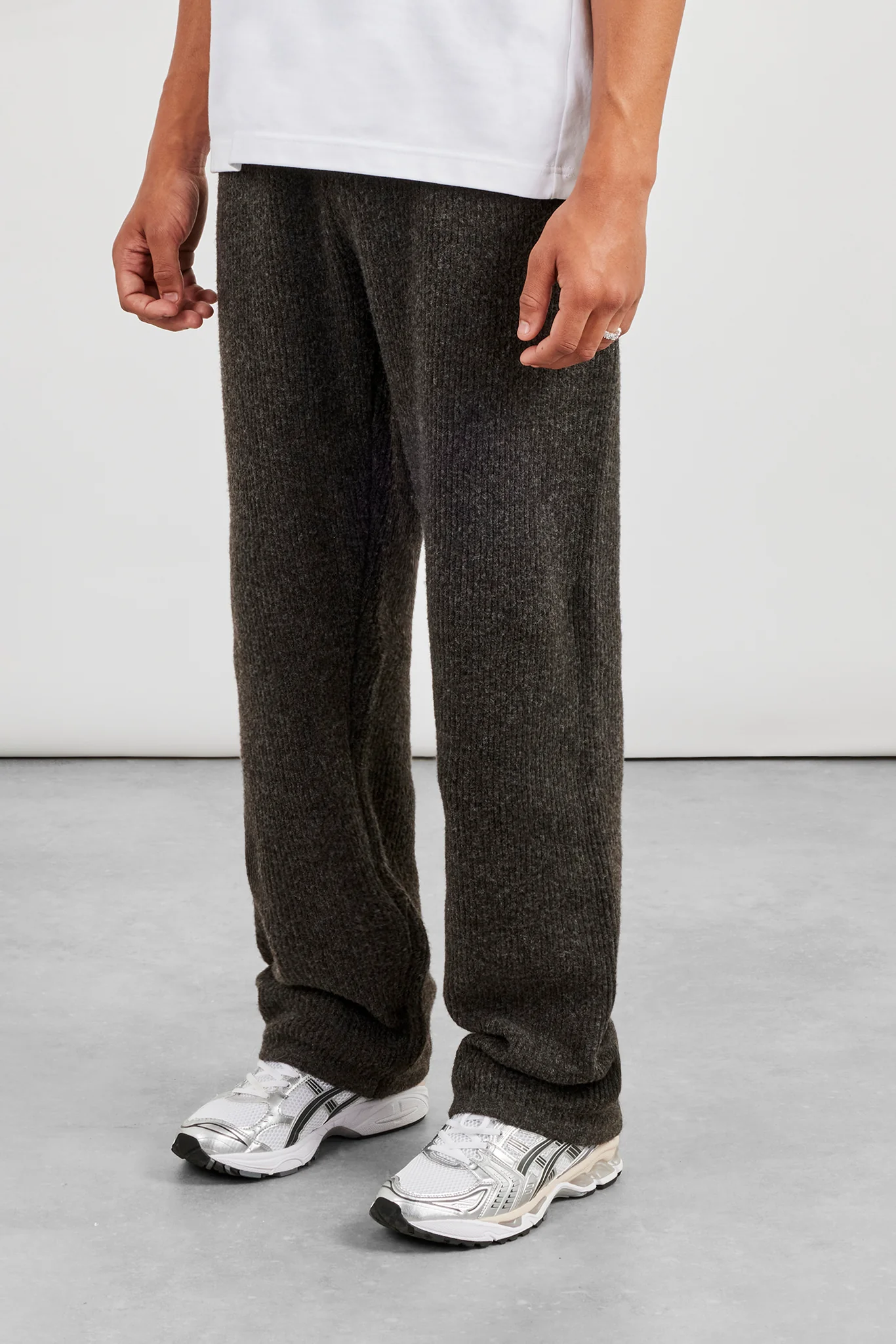 Embroidered Knitted Jogger - Chocolate - Image 3