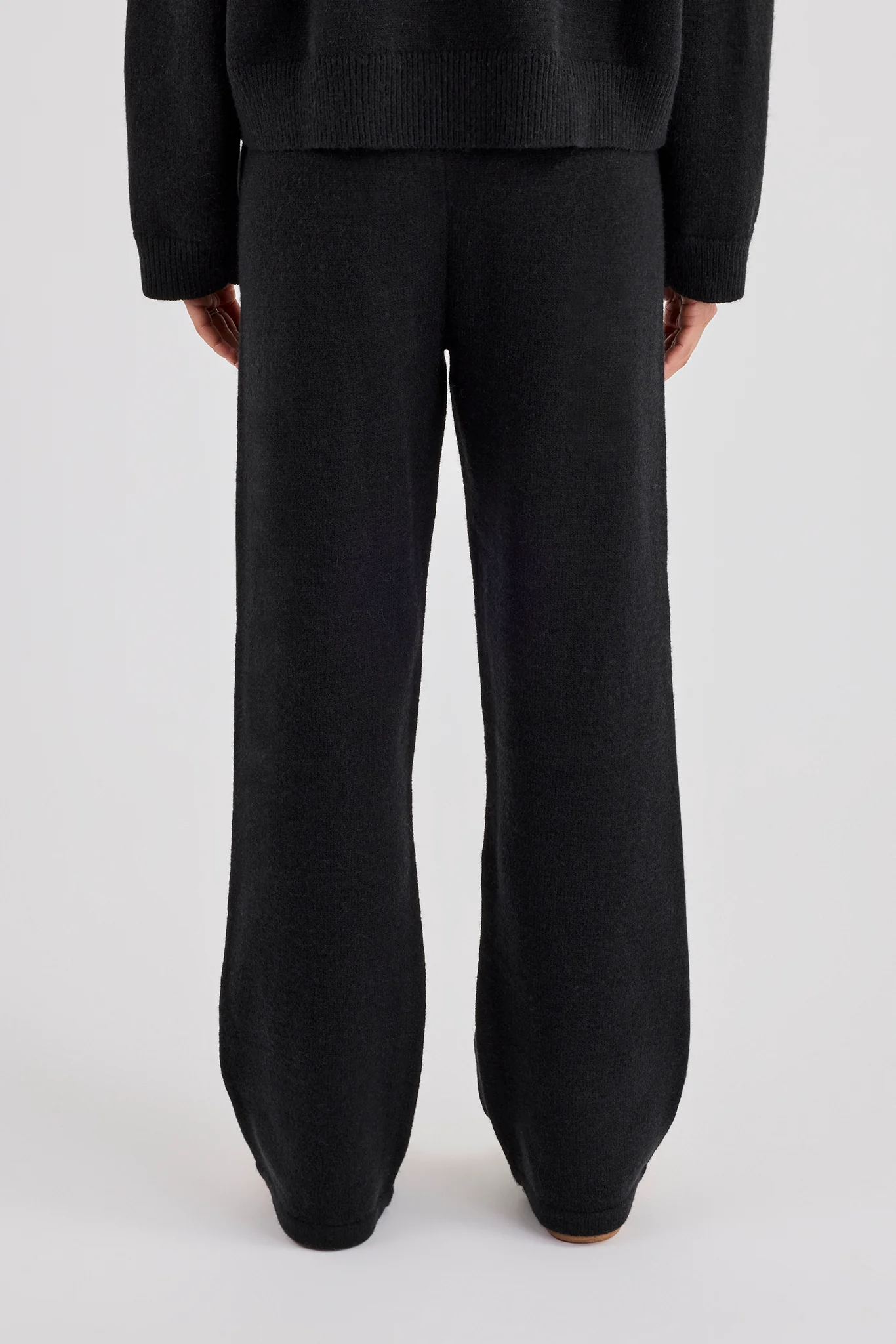 Fluffy Intarsia Wide Leg Jogger - Black - Image 4