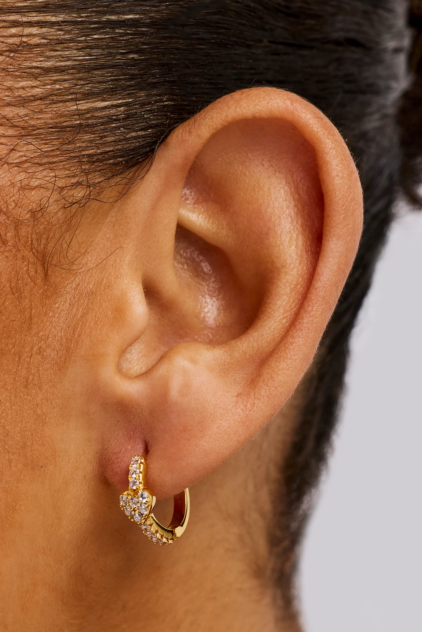 Heart Detail Hoop Earring - 20mm - Gold - Image 2