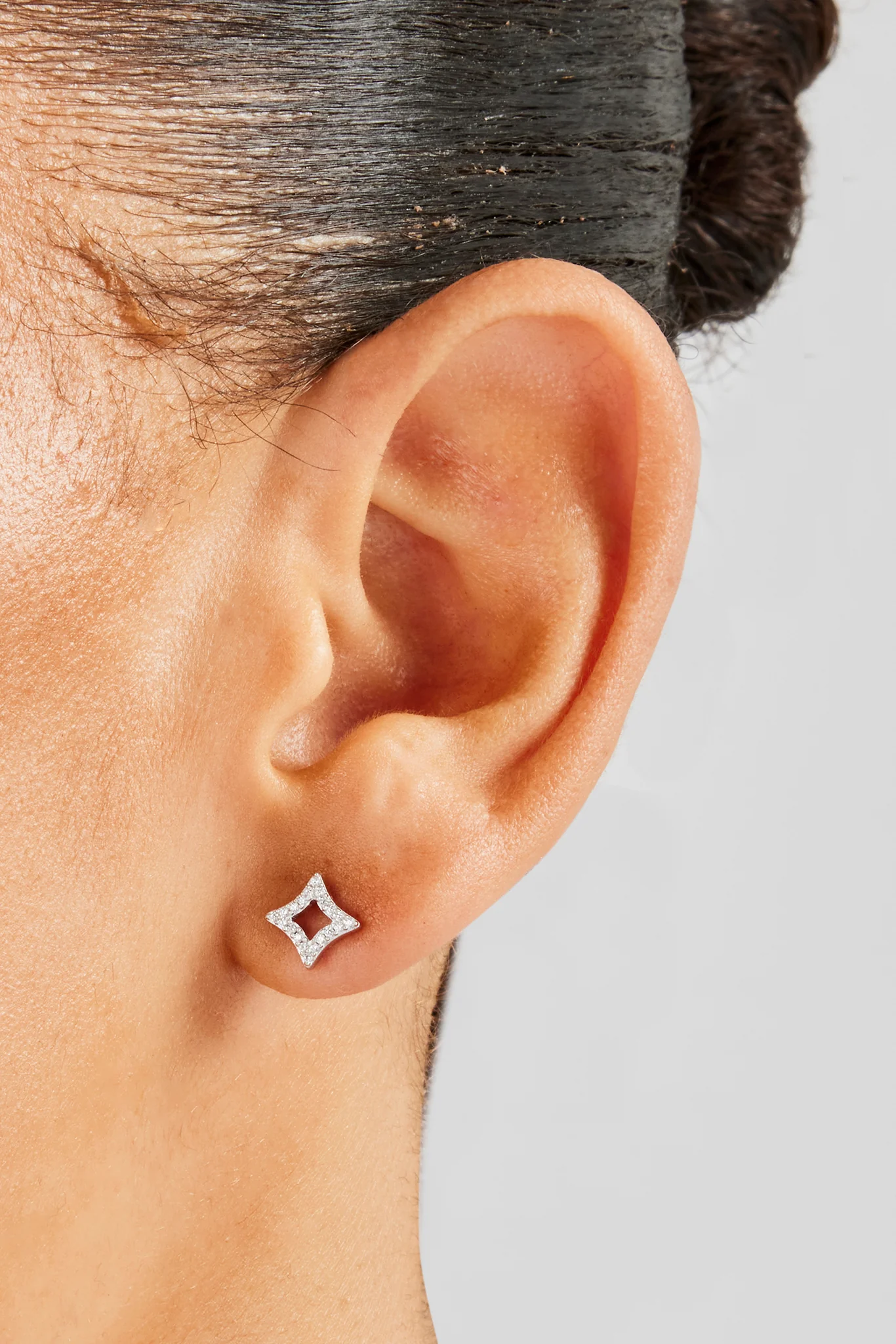 Iced Star Outline Stud Earrings- 8mm - Image 2