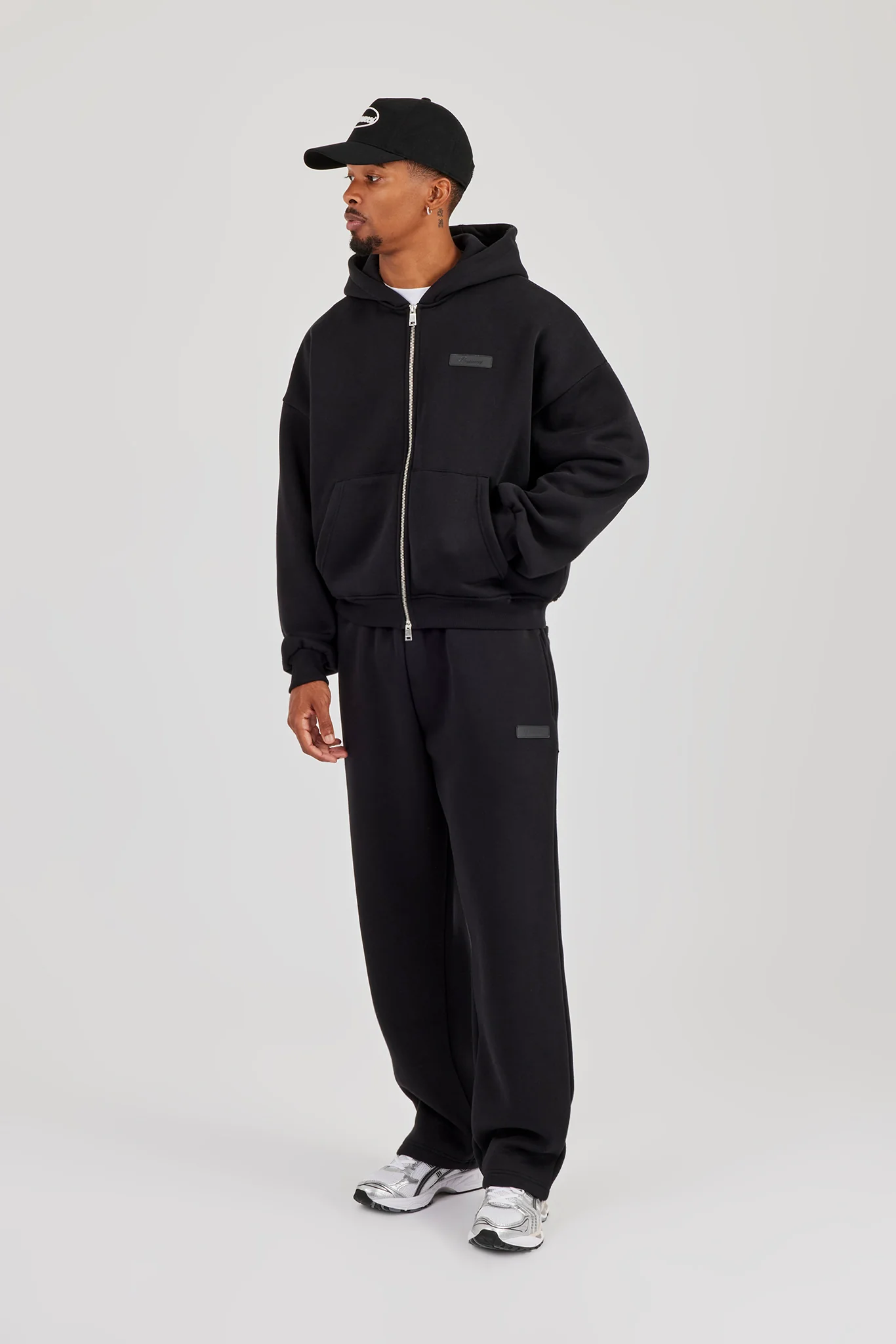 Logo Tab Zip Hoodie & Relaxed Jogger - Black - Image 4
