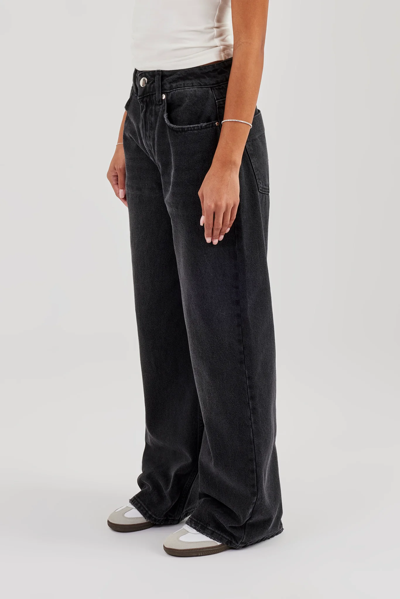 Low Rise Baggy Jean - Washed Black - Image 4
