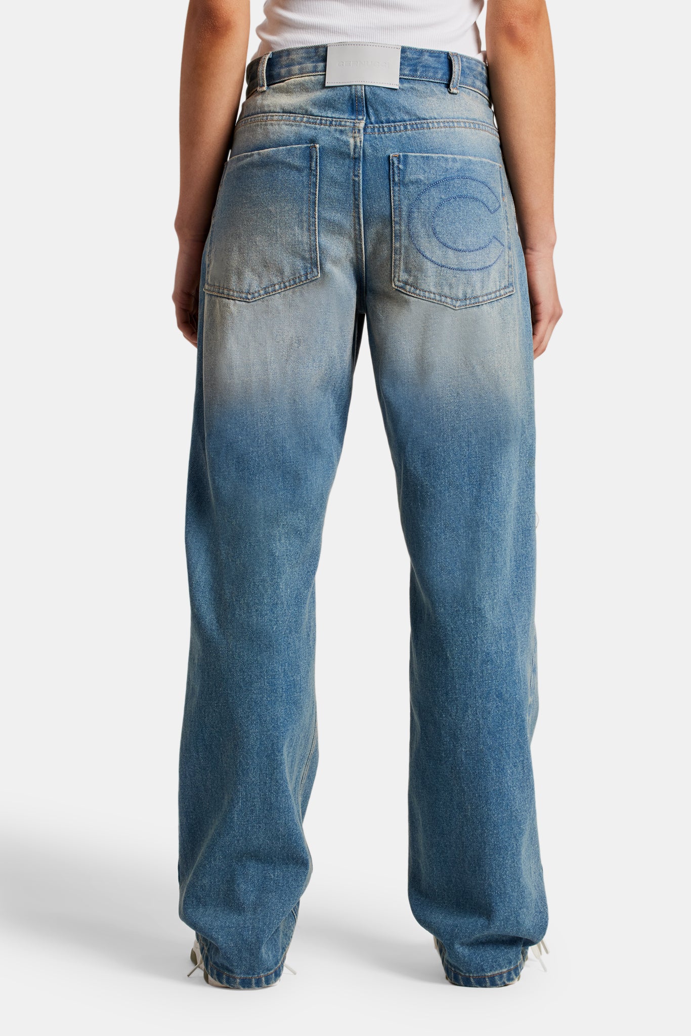 Mid Rise Relaxed Jeans - Antique Wash - Image 5