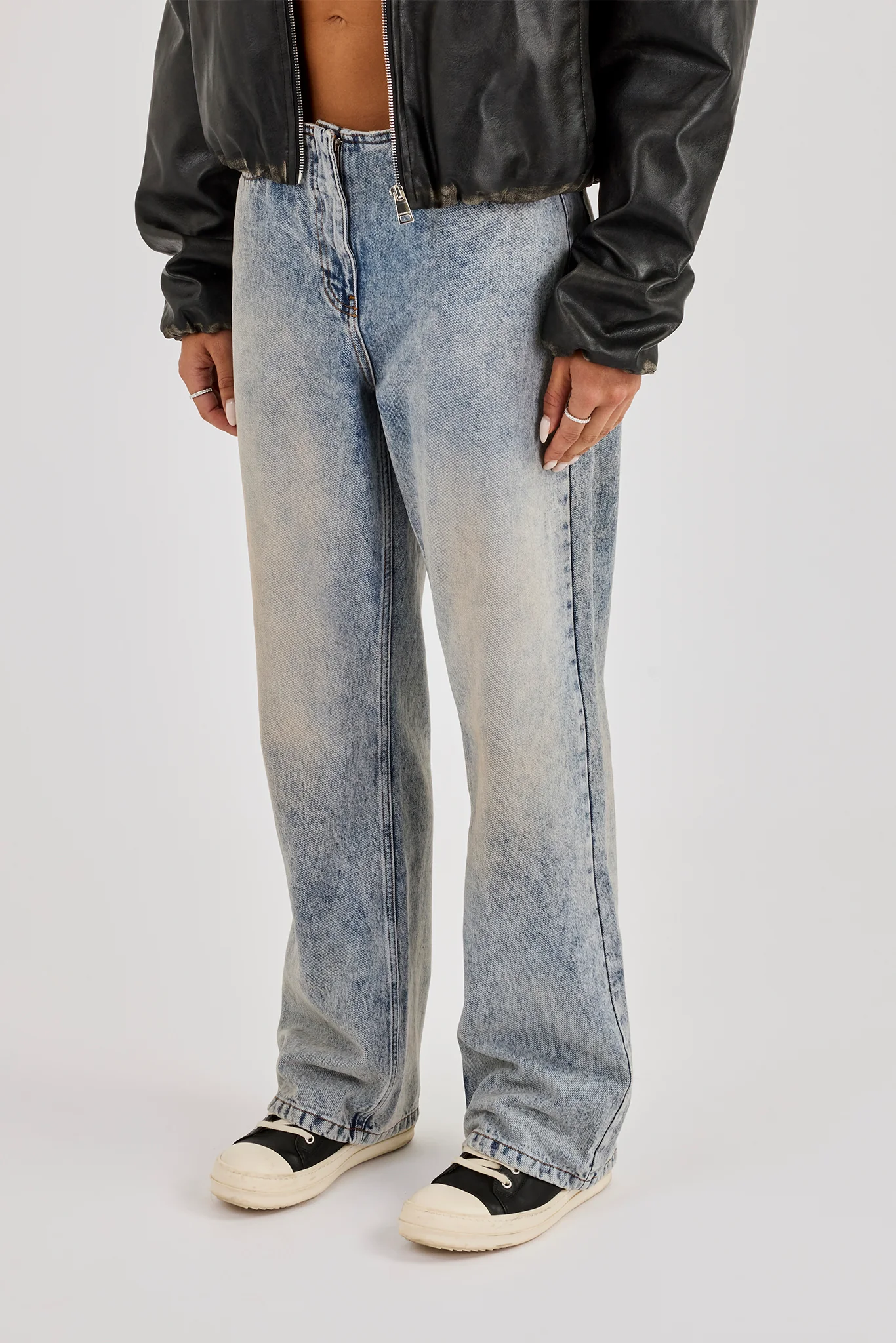 Mid Rise Relaxed Low Waistbandless Jean - Antique Wash - Image 2