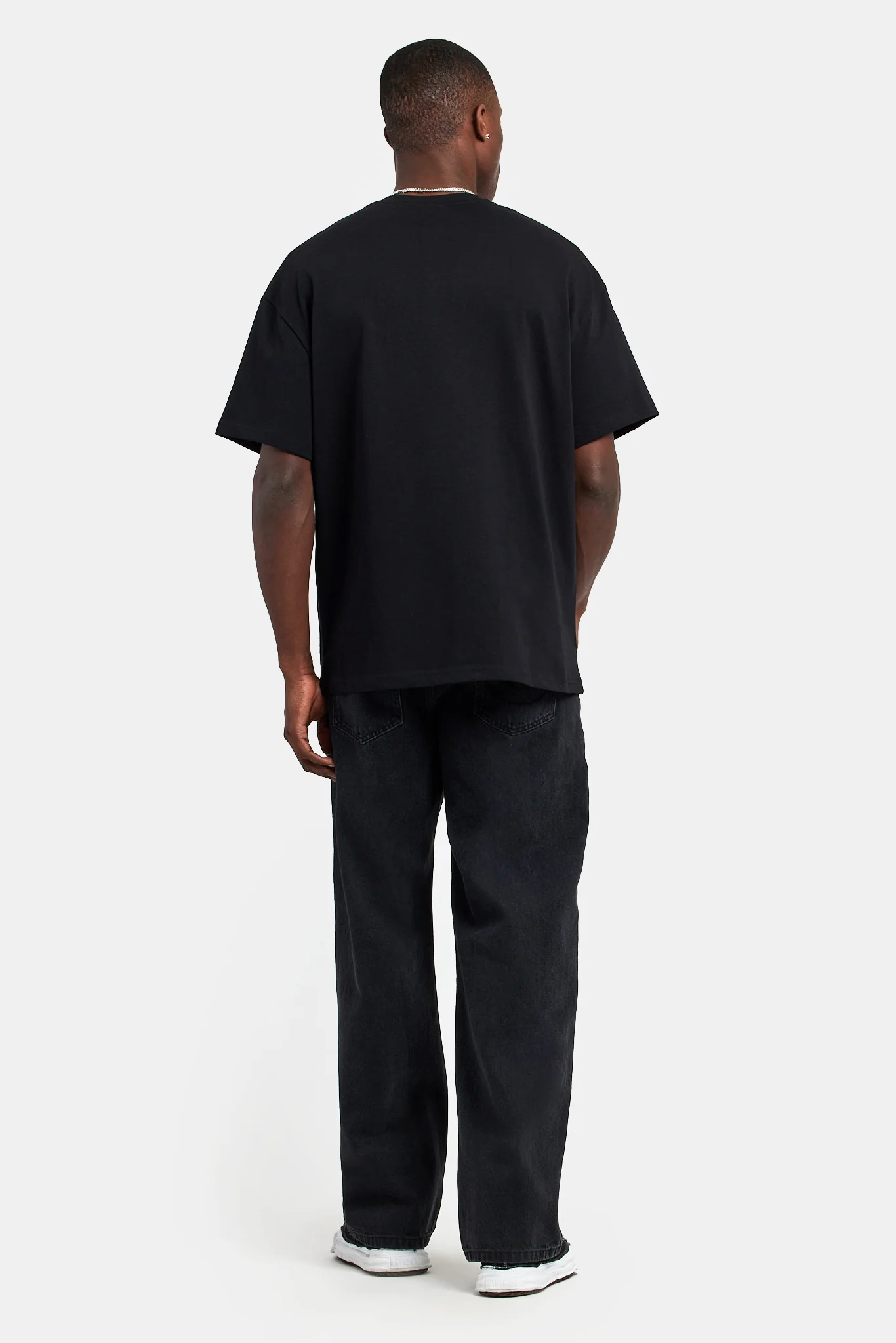 Oversized C Rhinestone T-Shirt - Black - Image 4