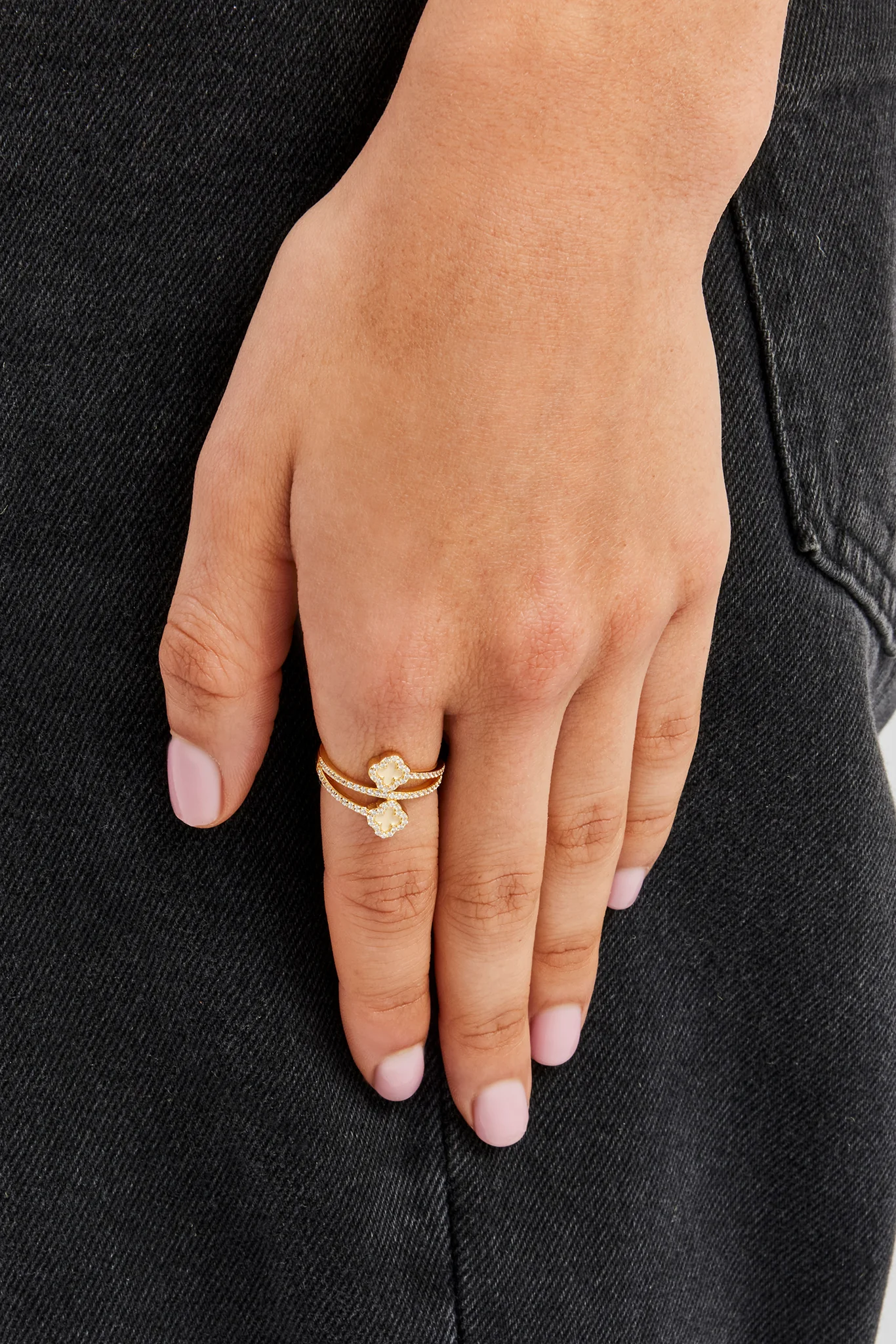Pastel Lemon Motif Twist Ring - 15mm - Image 2
