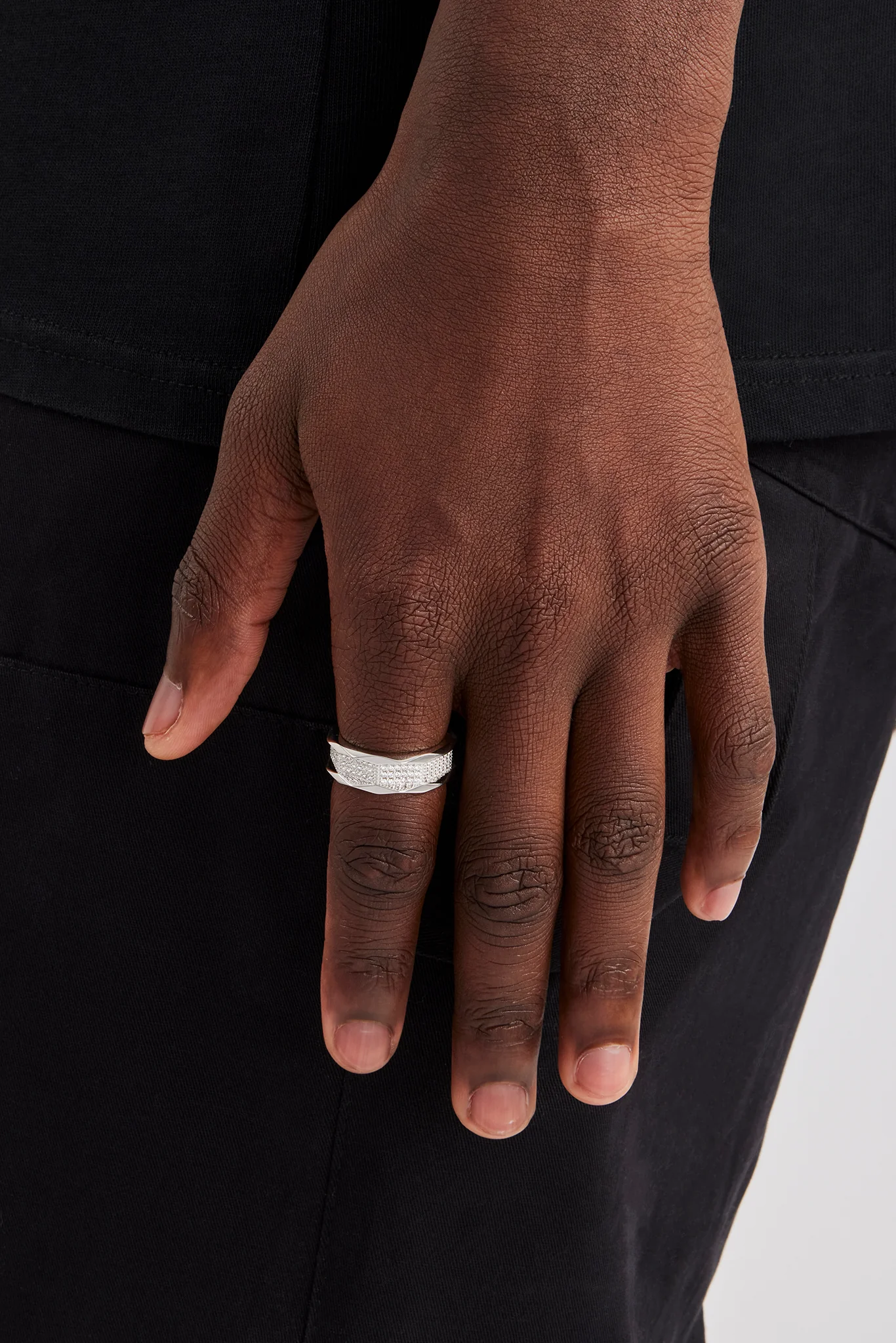 Polished Edge Iced Centre Angled Ring - 8mm - Image 2