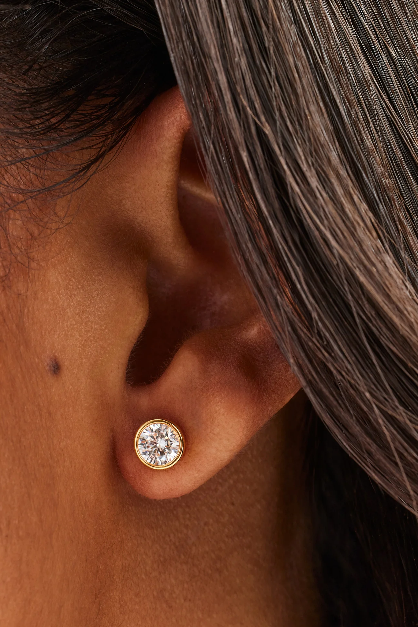 Polished Edge Round Stud Earrings - 6mm - Gold - Image 2