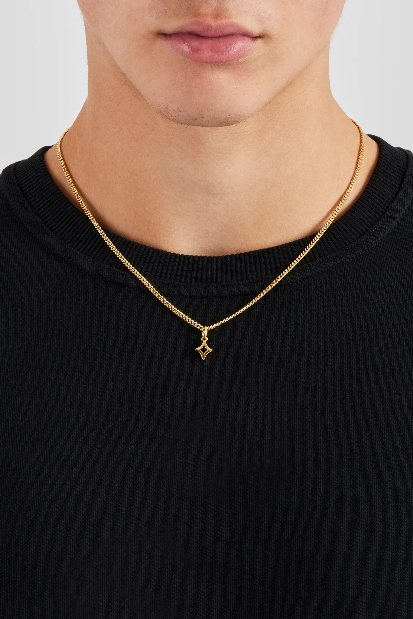 Polished Star Outline Necklace - 10mm - Gold
