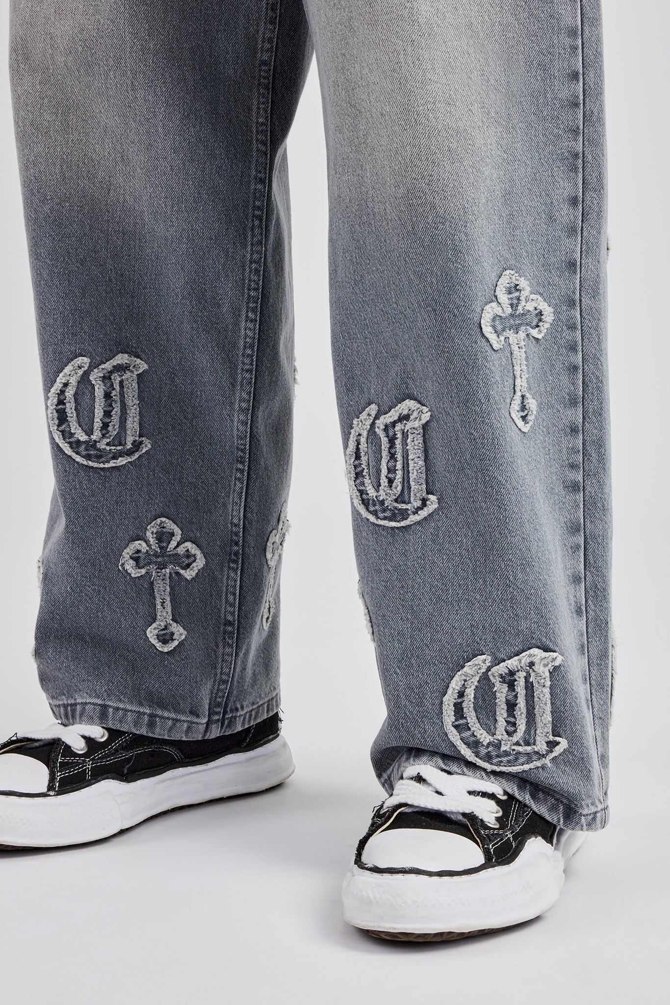 Raw Edge Applique Cross Baggy Jean - Grey Wash - Image 3