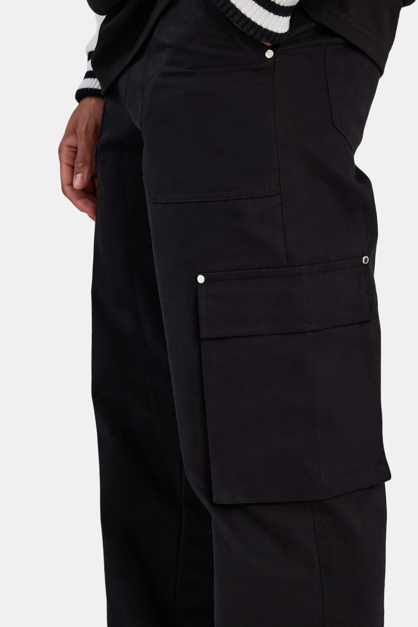 Relaxed Cargo Pocket Trousers - Black - Image 4