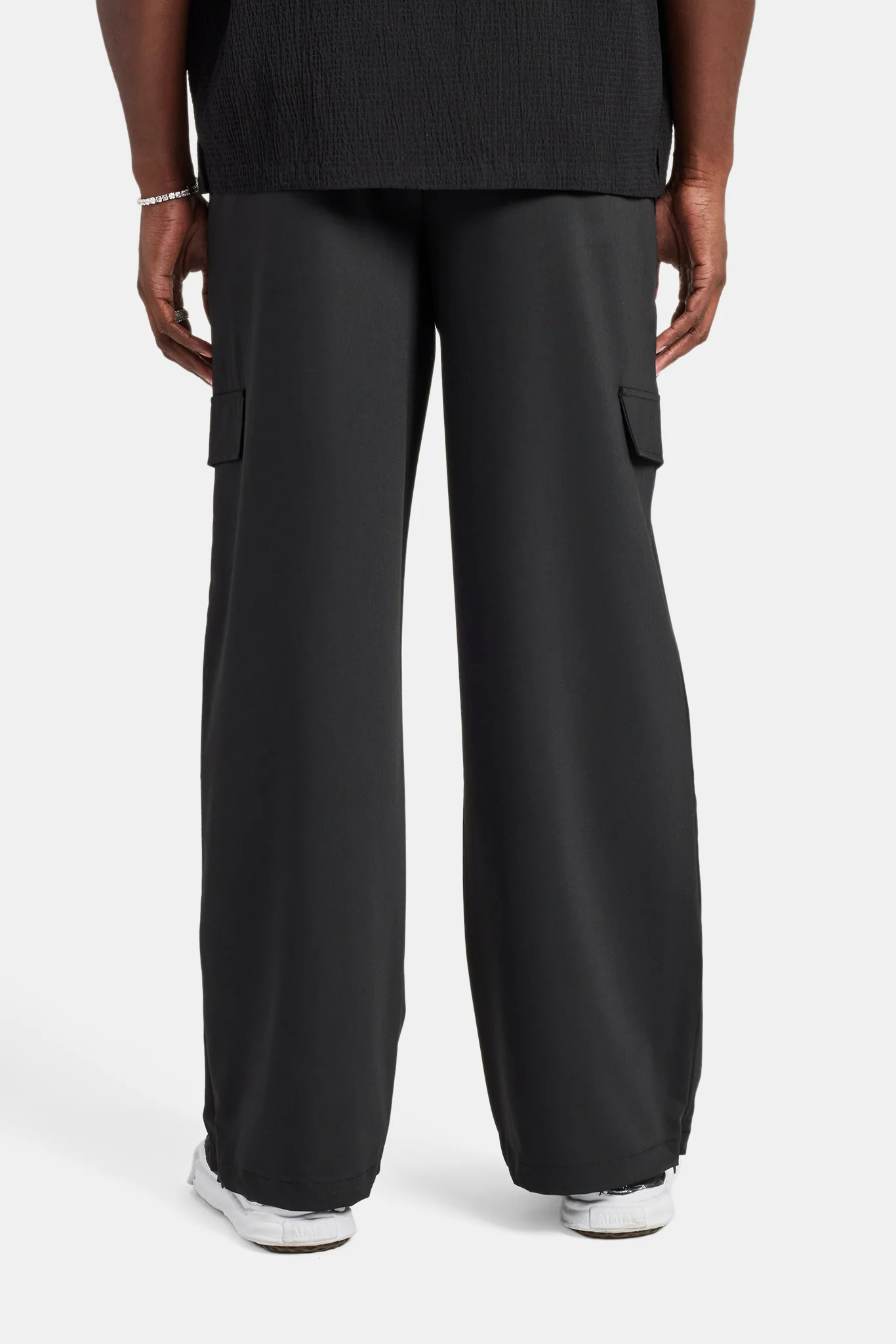 Relaxed Cargo Trouser - Black - Image 3