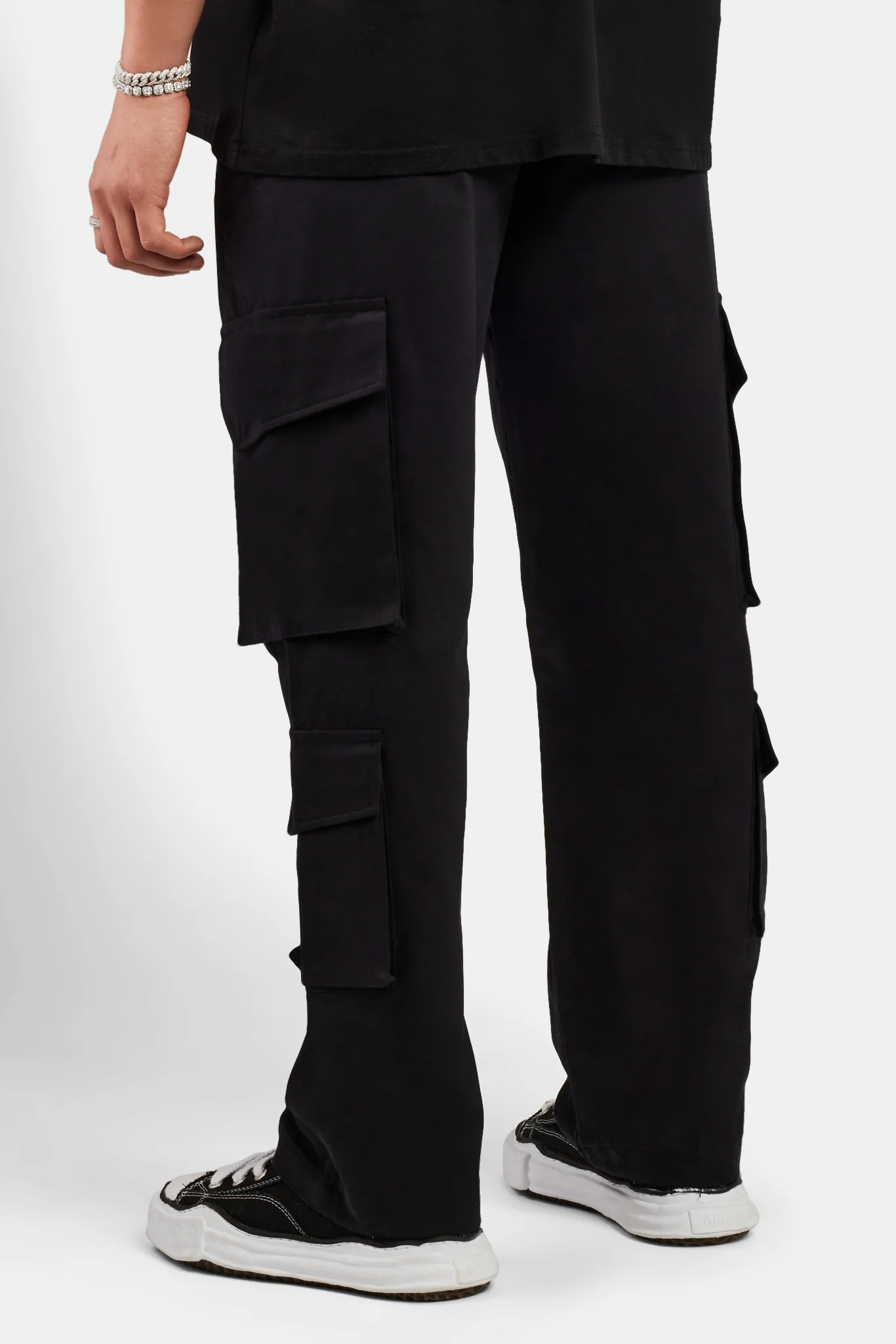 Relaxed Multi Pocket Cargo Trouser - Black - Image 4