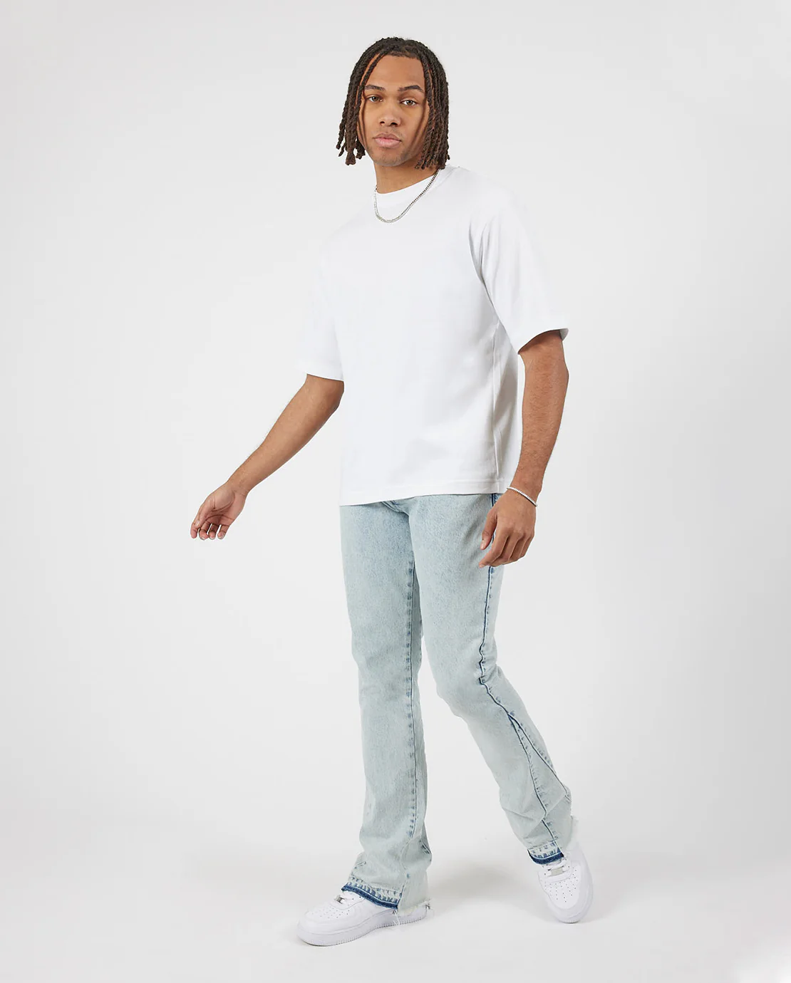 Relaxed Panelled Jeans - Light Blue - Image 3