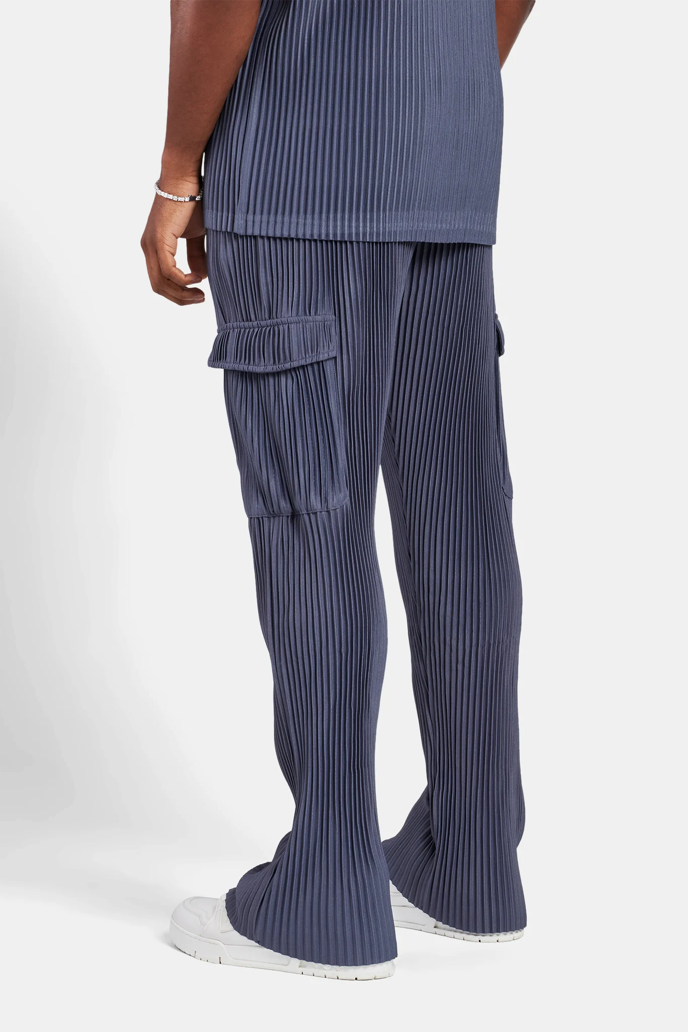 Relaxed Pleated Cargo Trouser - Dusty Blue - Image 4