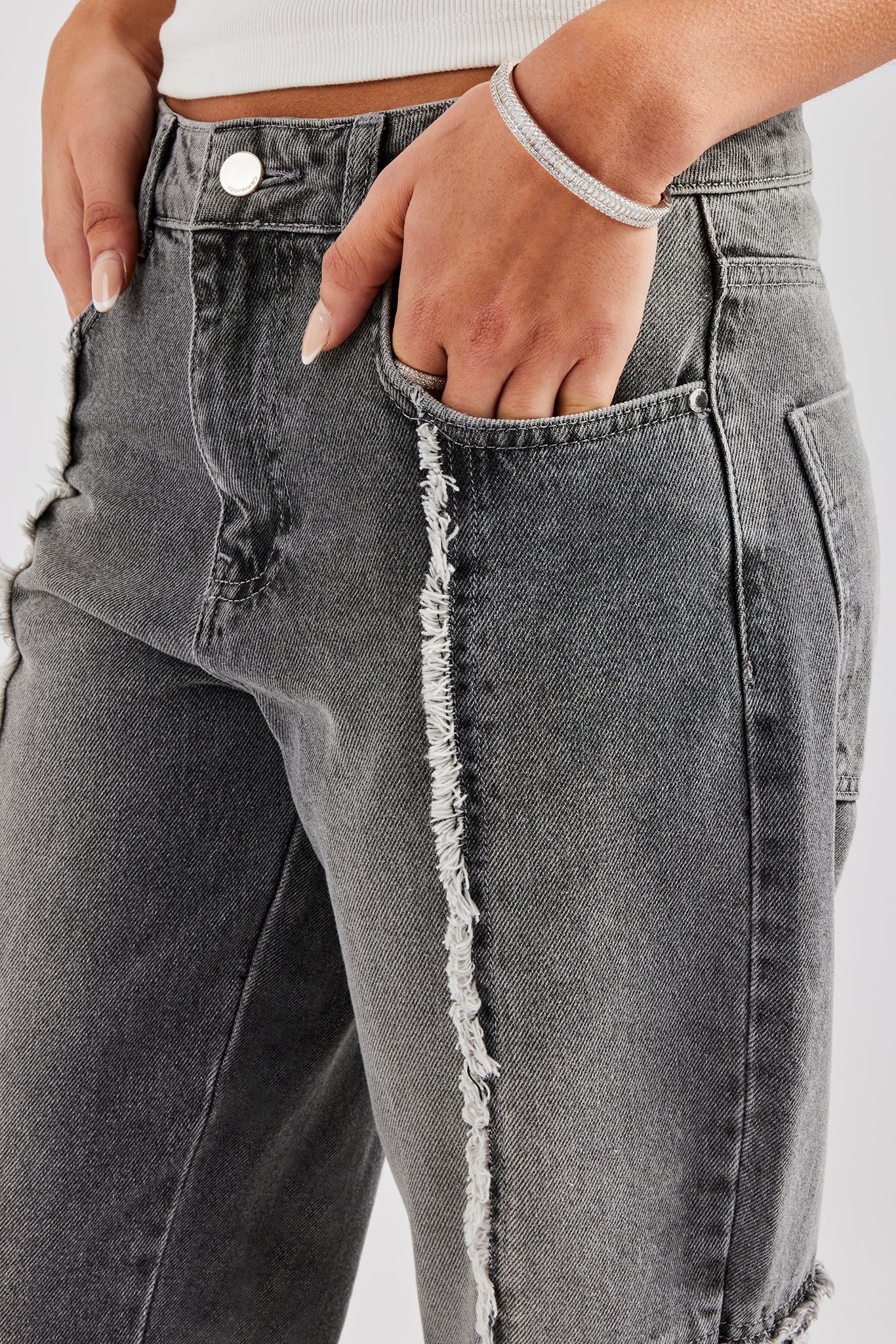 Relaxed Raw Edge Detail Jeans - Washed Grey - Image 4