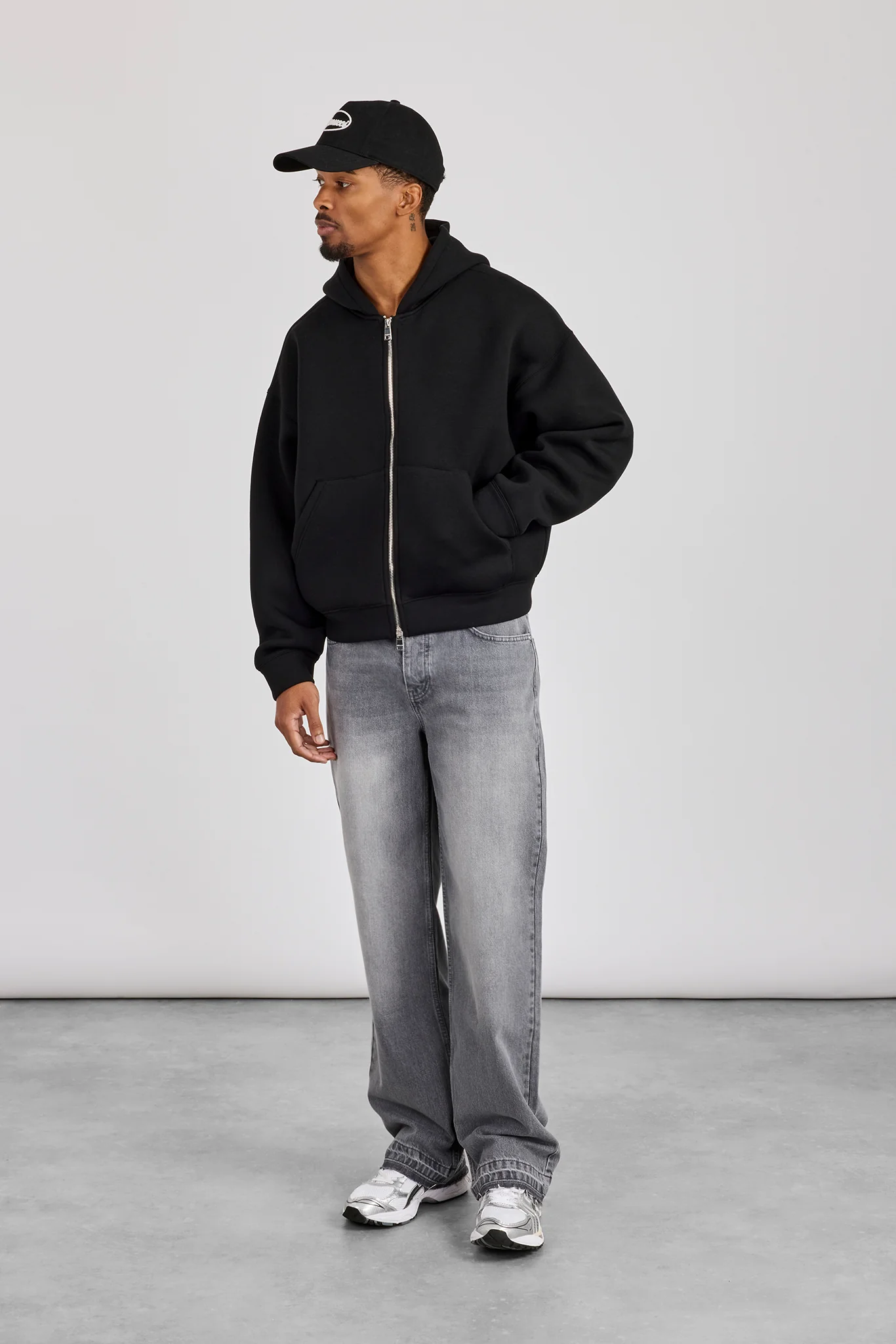 Relaxed Raw Hem Detail Jean - Washed Grey - Image 2