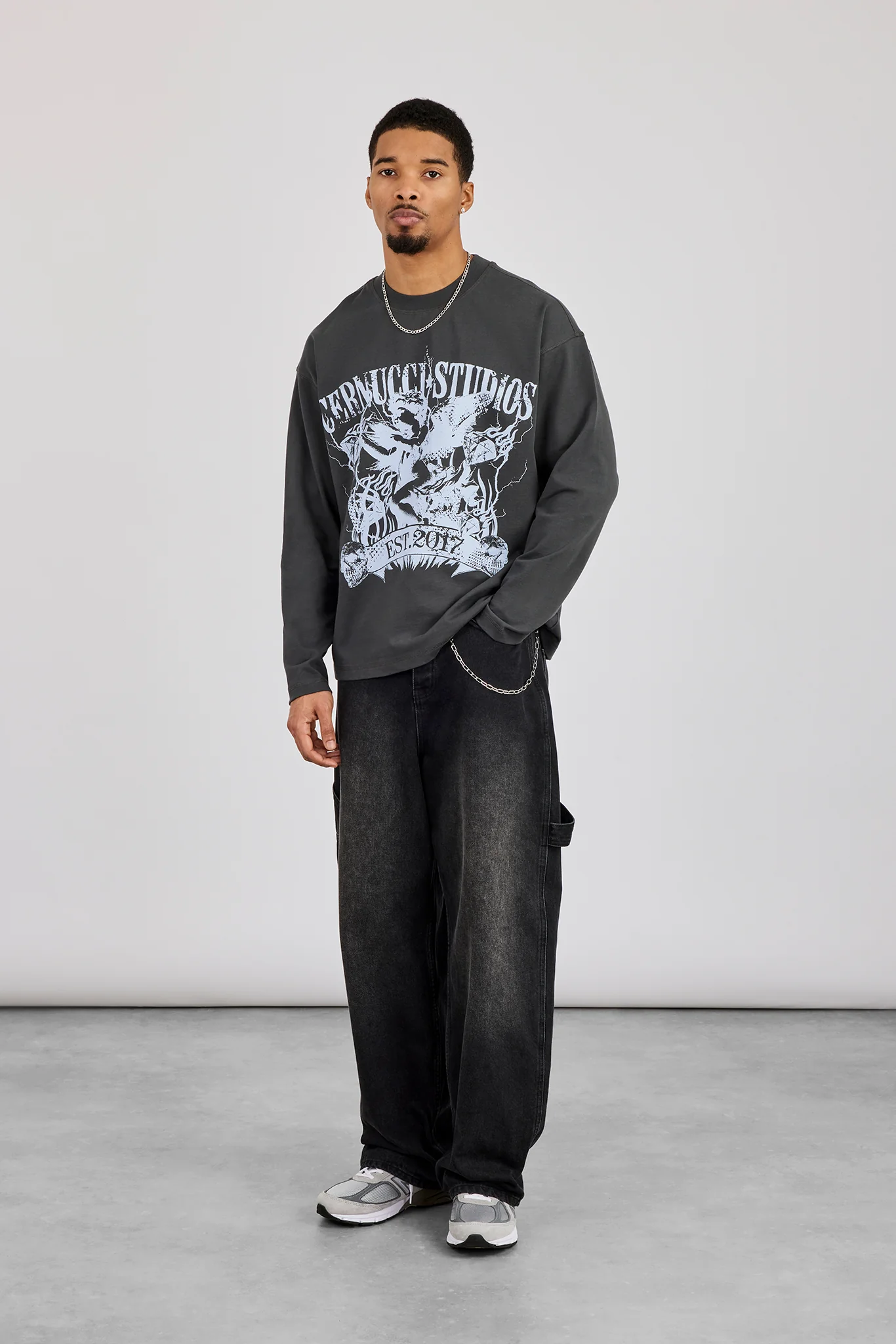 Reversible Long Sleeve Cernucci Studio T-Shirt - Dark Grey - Image 5