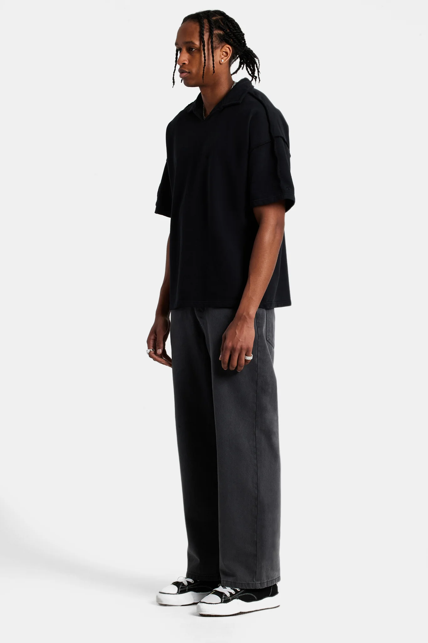 Short Sleeve Exposed Seam Collared Sweatshirt - Black - Image 4