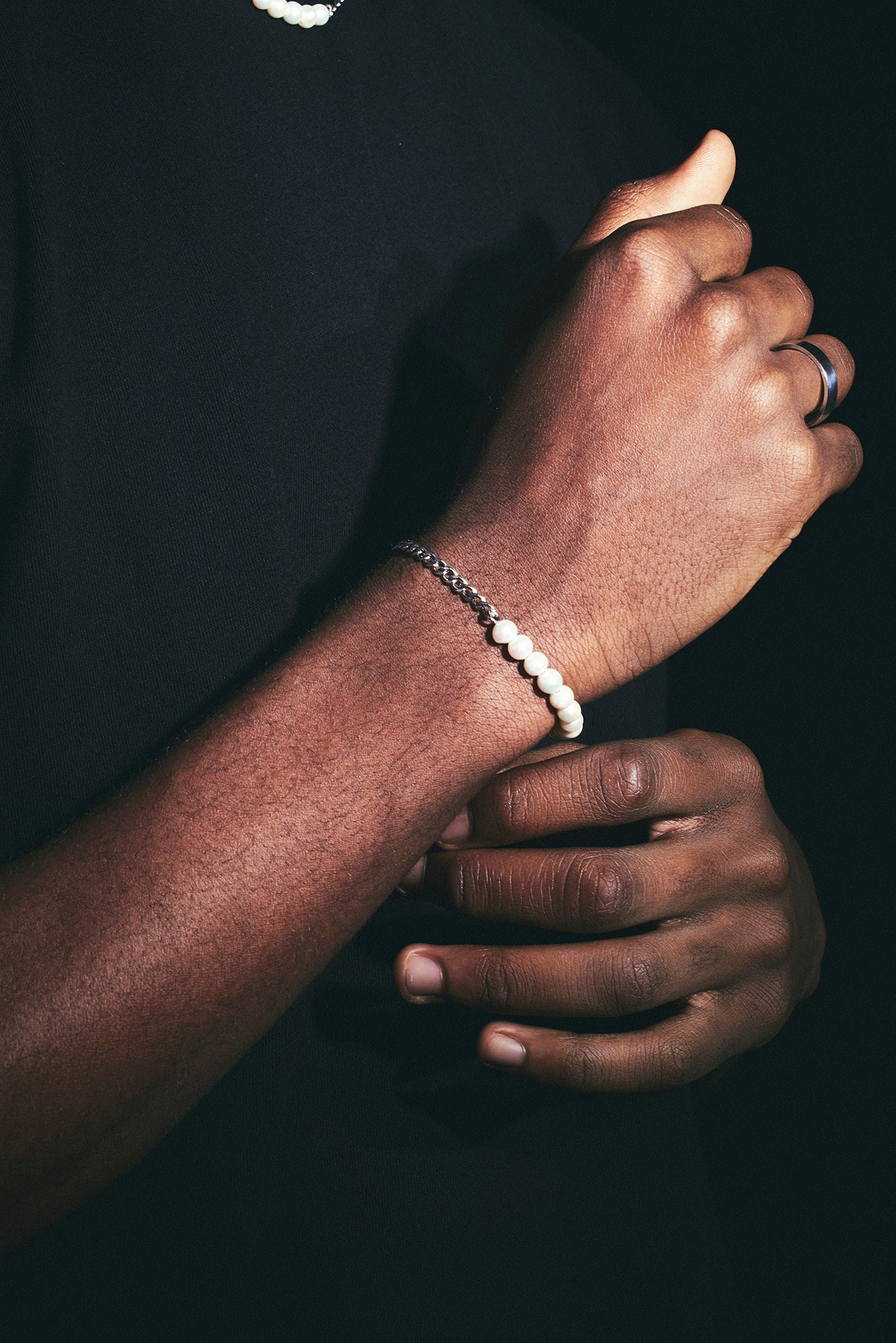 925 Sterling Silver Cuban & Freshwater Pearl Bracelet - Image 2
