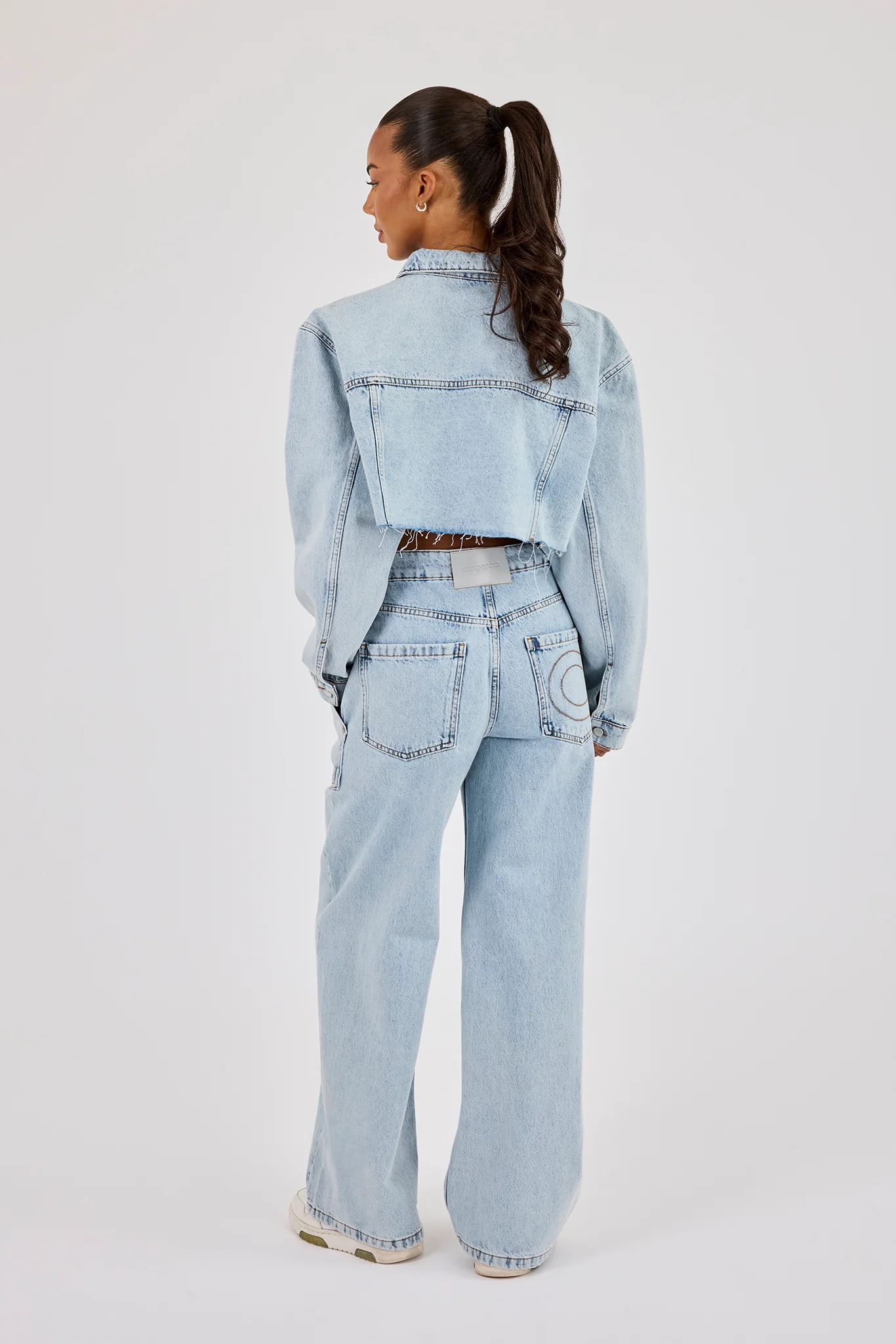 Super Cropped Denim Jacket & Pocket Detail Jean - Light Blue - Image 3