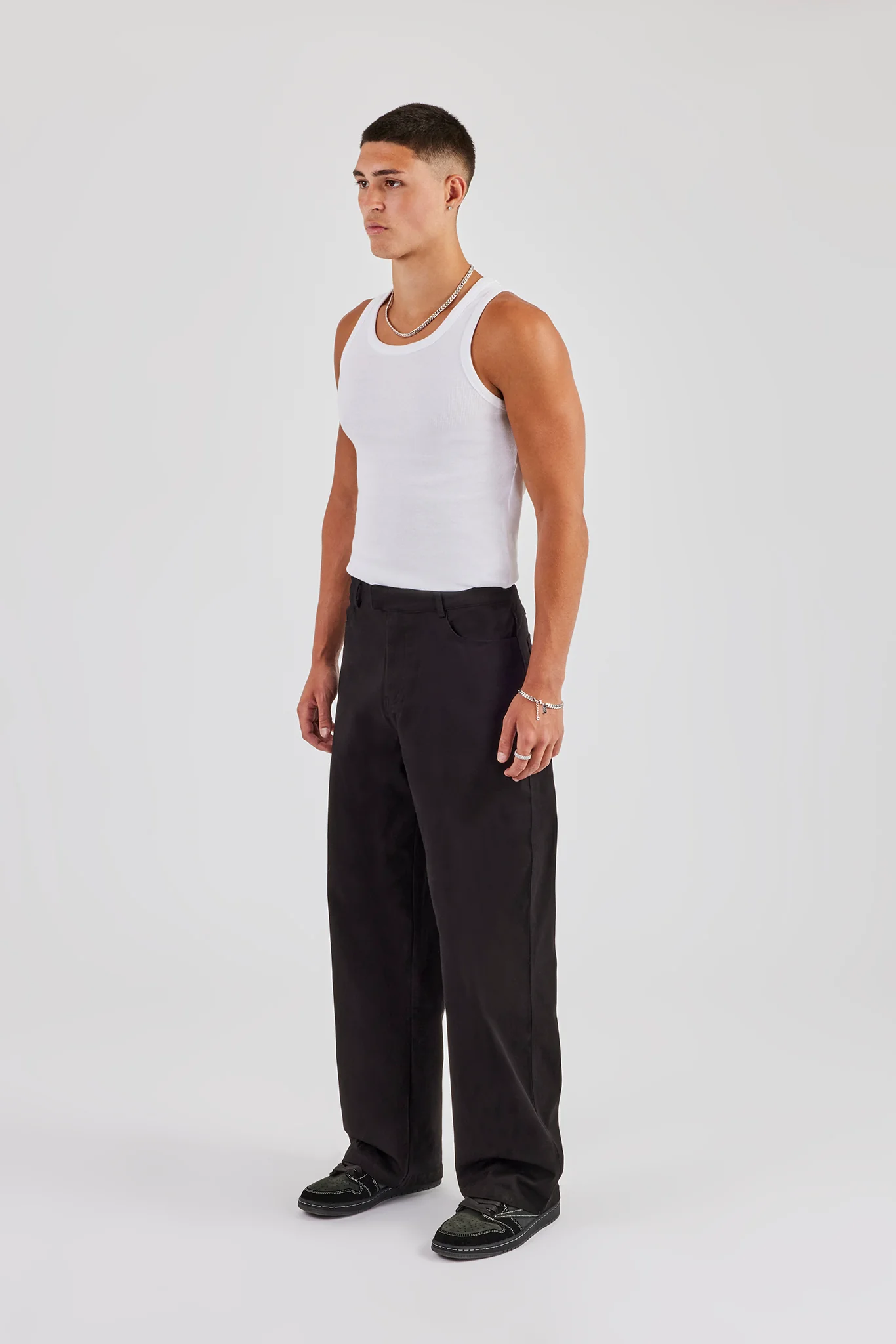 Tailored Relaxed Trouser - Black - Image 4
