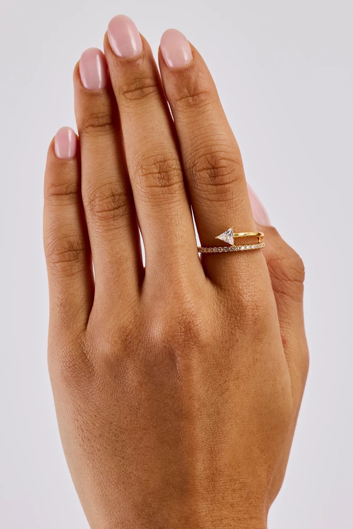 Triangle Iced Band Twist Ring - 1.5mm - Gold - Image 2