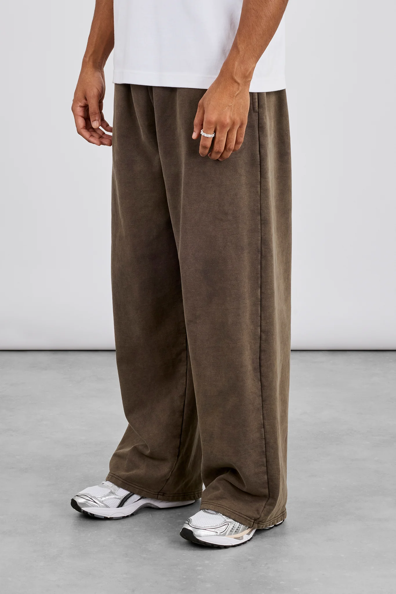 Washed Baggy Jogger - Brown - Image 2